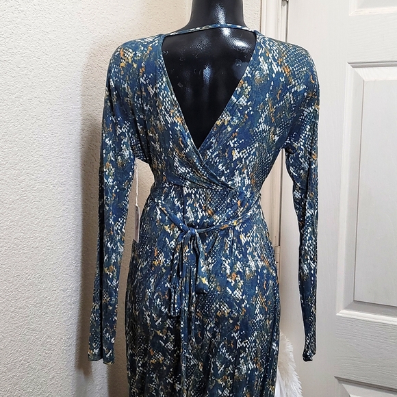 Jessica Simpson Martenity Printed Maxi Dress - Picture 3 of 7